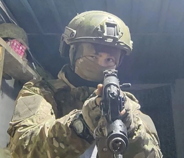 «Даю шанс сдаться». Эскимос охотился на китов, а теперь штурмует окопы ВСУ