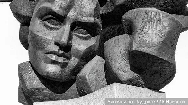 «Декоммунизаторы» Литвы сломали зубы о советскую поэтессу