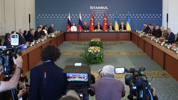 Переговоры России и Украины ожидаются в среду вечером, сообщил источник