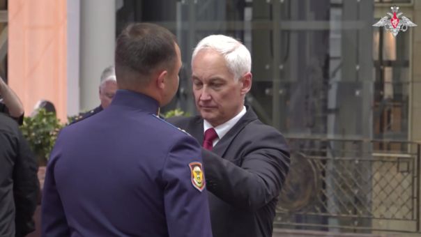 Белоусов вручил медали «Золотая Звезда» отличившимся участникам СВО