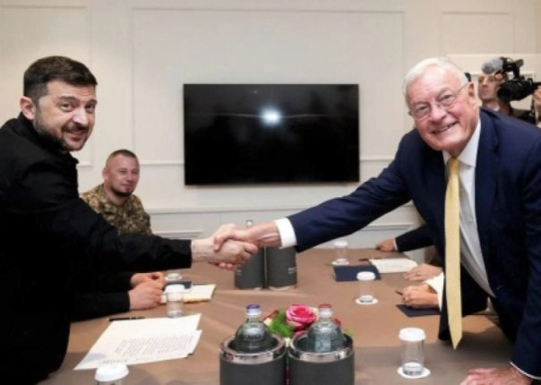 Зеленский после встречи с Келлогом: Отдать территории России невозможно