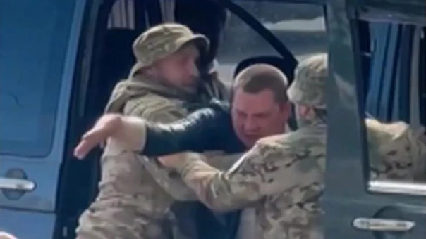 «Проблемы с мобилизацией в ВСУ отсутствуют»: украинский чиновник заявил, что почти все мужчины «спокойно получают повестки»