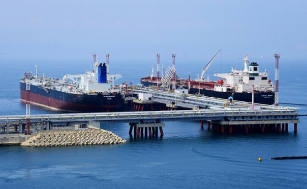 Урон на миллиарды: Потери российской нефтянки от украинских ударов заставят Россию все-таки решить вопрос безопасности портов и НПЗ