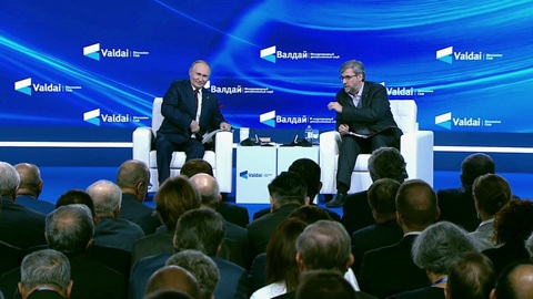 Путин оговорился, назвав себя директором ЦРУ