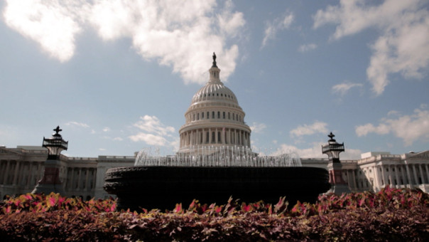 Правительство США официально приостановило работу