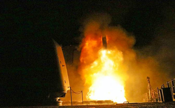 «Включил дурака» по-американски: Трамп делает вид, что не знает, как Киев «Томагавками» распорядится