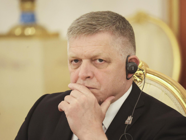 «Сдулся Фицо»: Словакия планирует оказать Украине военную помощь