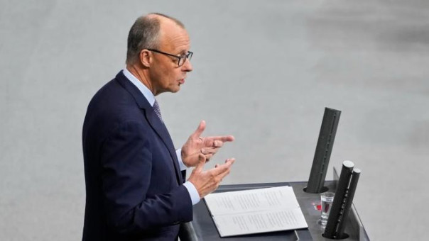 Как гибридный Мерц прочёл лекцию о неисправности в звёздах