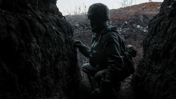 Окруженных в Купянске боевиков ВСУ заставляют контратаковать в обмен на еду