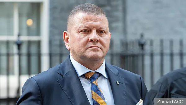 Британия отвела Залужному роль обманщика России