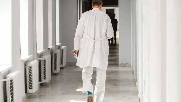 Главврач без образования? Владимирский областной центр здоровья возглавил 26-летний Манучехр. Ответ Минздрава поражает