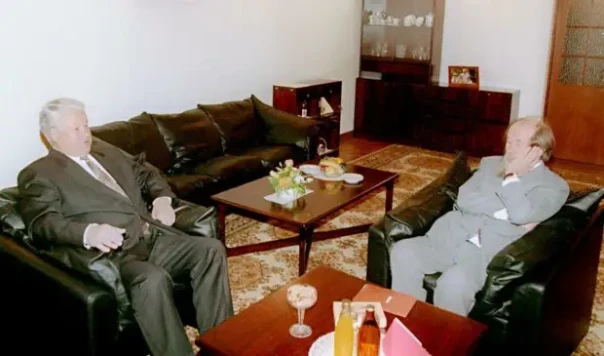 Как генерал Дубынин не дал Ельцину и Солженицыну распродать Родину