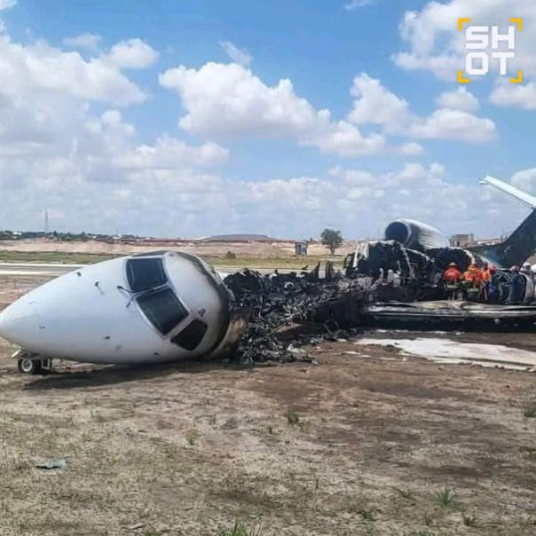 Самолет с министром загорелся в ДР Конго