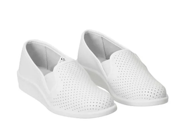 Как правильная спецобувь защищает здоровье тех, кто спасает других