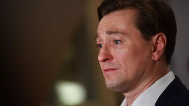 Безруков требует 500 тысяч рублей компенсации за продажу масок с его лицом