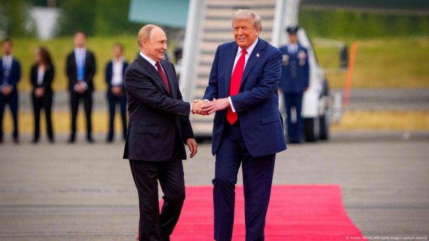 NYT: Трамп выводит Россию из-​под давления Запада