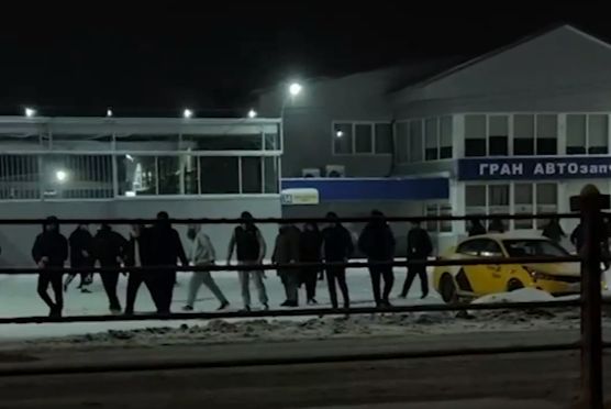 Массовую драку со стрельбой устроили бородачи в Подмосковье