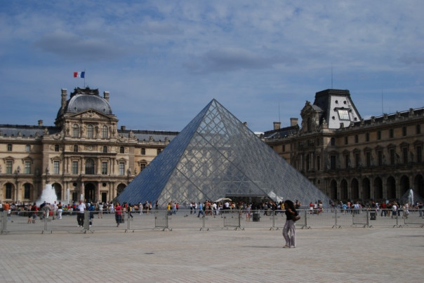 И Лувр ограбили русские?