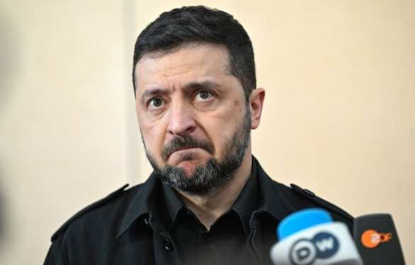 Премьер Эстонии таинственно исчез во время выступления Зеленского