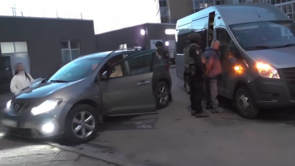 Мошенники присваивали деньги участников СВО с помощью браков с интим-работницами