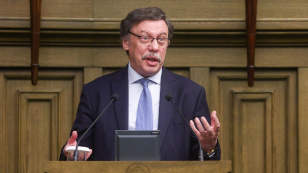 Последствие «Казуса Долиной»? Михаил Барщевский покидает пост полпреда правительства в КС РФ