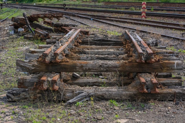 БДЫЩЬ! Латвия вдруг передумала разбирать железную дорогу.