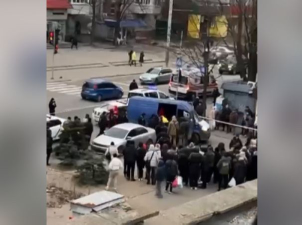 В Днепропетровске ТЦК стреляли в человека!