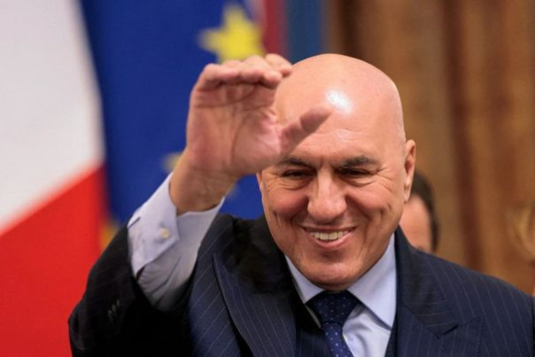 «Похоже на анекдот». Министр обороны Италии высмеял отправку европейских военных в Гренландию