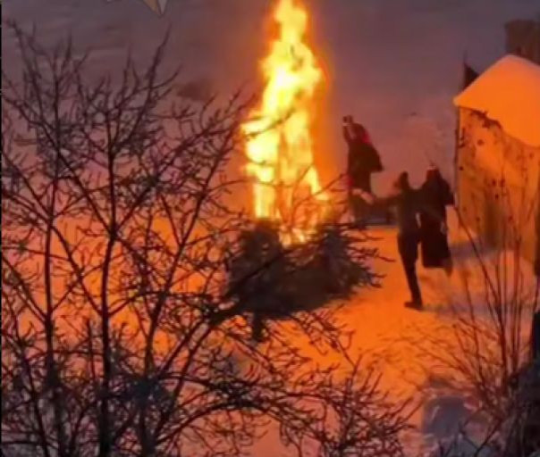 В Киеве начали скакать в языческих обрядах, чтобы появился свет