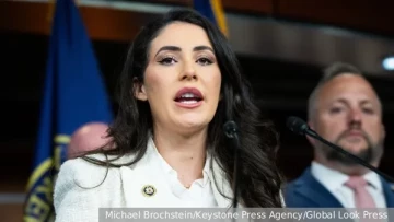 Конгрессвумен Луна пригрозила Стармеру санкциями США против Британии