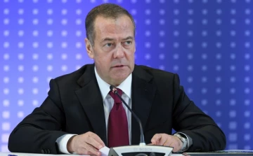 Медведев посоветовал Трампу «поторопиться» с присоединением Гренландии