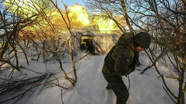 %22Украинцы – инструмент, а с инструментом не договариваются%22. Что говорят на Украине в 4-ю годовщину СВО