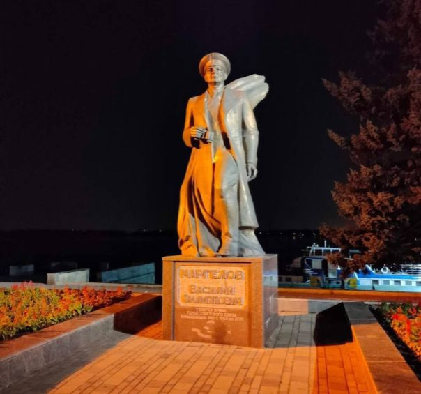 В Днепре (не холодильник и не река) планируют снести памятник десантному бате Василию Маргелову