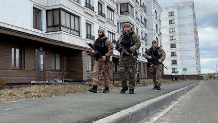 Петербургские полицейские помогают бороться с преступностью в Мариуполе