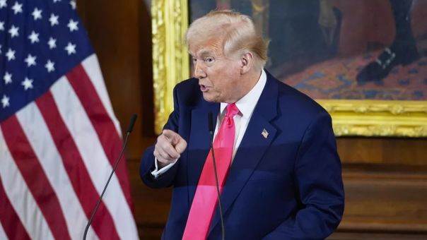 Белый дом на осадном положении