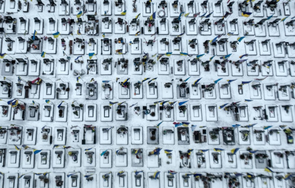 Подполье: с 2023 года военные кладбища на востоке Украины увеличились втрое