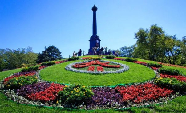 В Одессе разрушили Александровскую колонну. Но этого мало