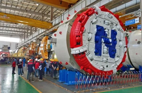 700-тонный российский проходческий комплекс впервые применят на добыче руды