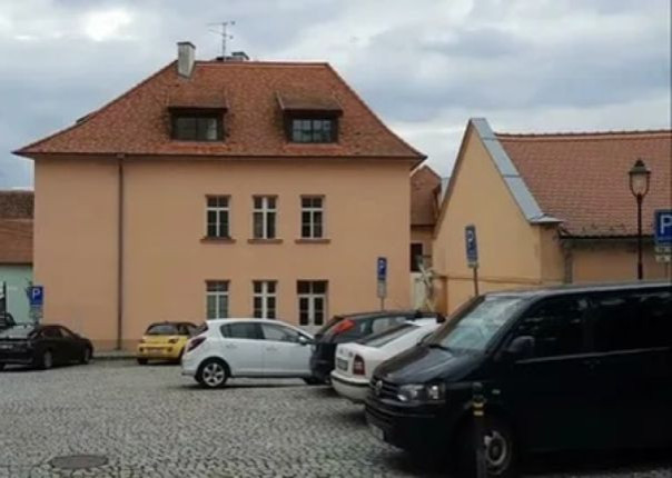 Европа закручивает гайки: Польша отменила бесплатную медицину для украинцев, а Чехия — жильё