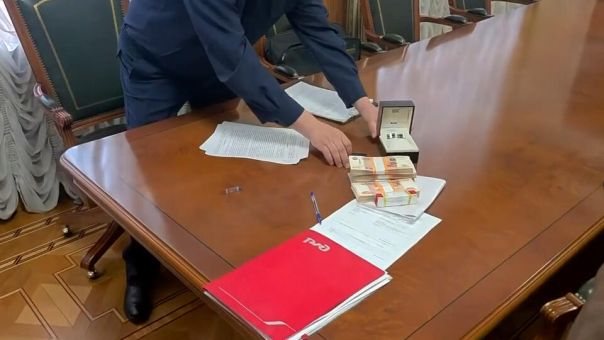 Руководитель Западно-Сибирской железной дороги задержан за взятку на 50 млн руб.