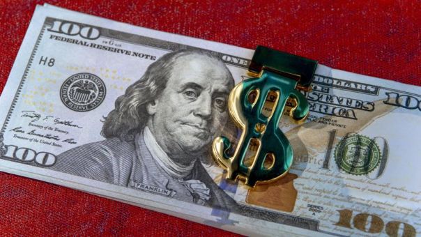 ОАЭ и отказ от доллара США: блеф или начало сдвига?