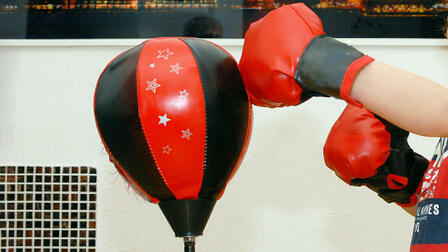 Двухлетний мальчик-боксер из Владивостока стал звездой интернета