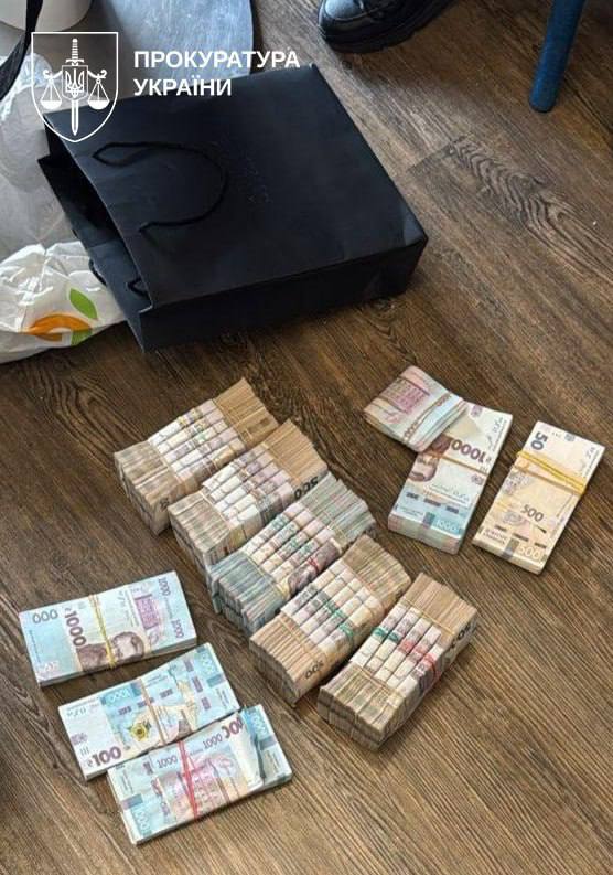 На ремонте и обслуживании техники ВСУ украли 580 млн грн