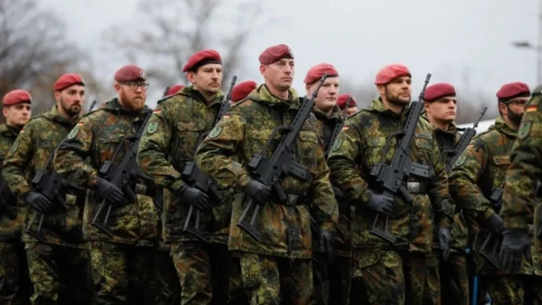 Немцев призывного возраста обязали согласовывать выезд из Германии