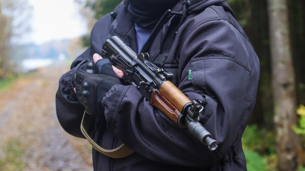 Неизвестный устроил стрельбу в Киеве — 1 человек погиб, предварительно, 4 ранены