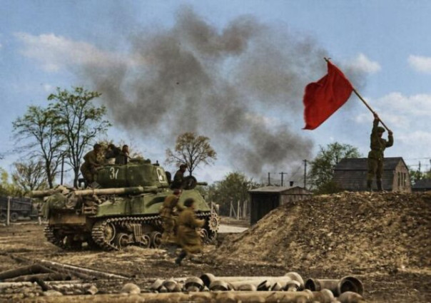 Государство ограничило дискредитацию Дня Победы, но оно не ограничило глупость