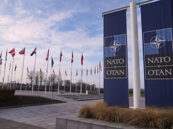 НАТО готовится к располовиниванию: то, что придет ему на смену, России точно не понравится