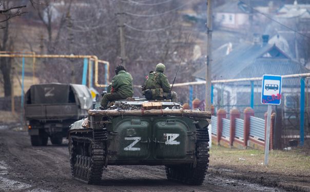 Реалистичных альтернатив военному решению украинского вопроса нет