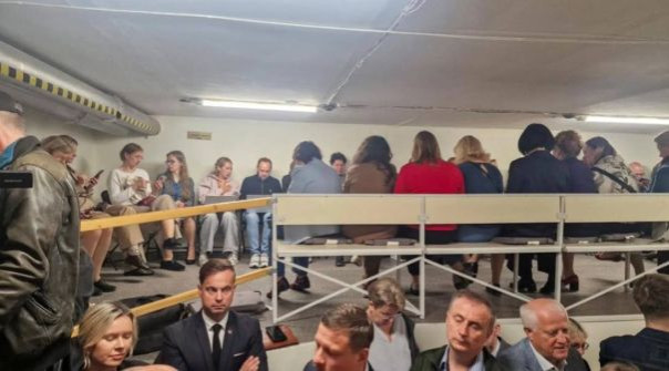 «Все метались в панике»: залетевший в Литву дрон вынудил руководство страны спуститься в укрытия