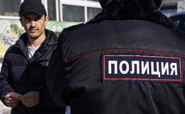 «Это не облава, это рейд»: 170 домов проверили, задержали десятки цыган и мигрантов, вручили 30 повесток